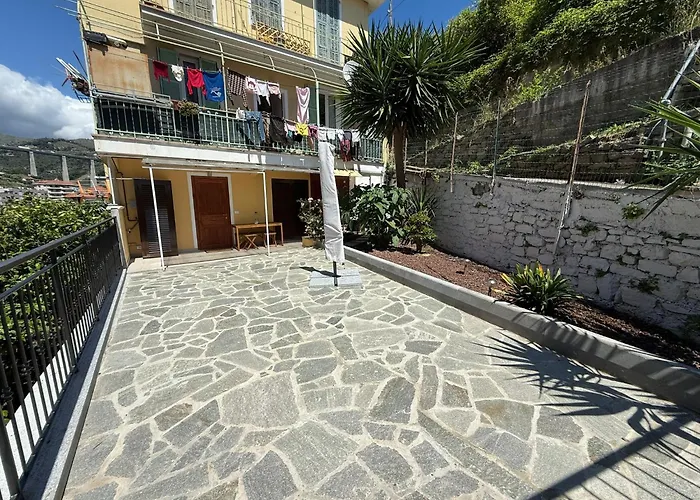 아파트 Wh - Bilocale Lamarmora Con Grande Spazio Esterno - Wifi 산레모